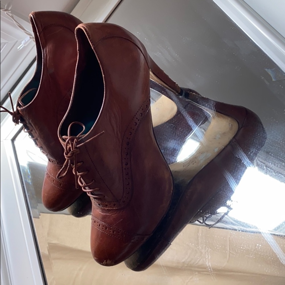 Heels - Picture 2 of 5